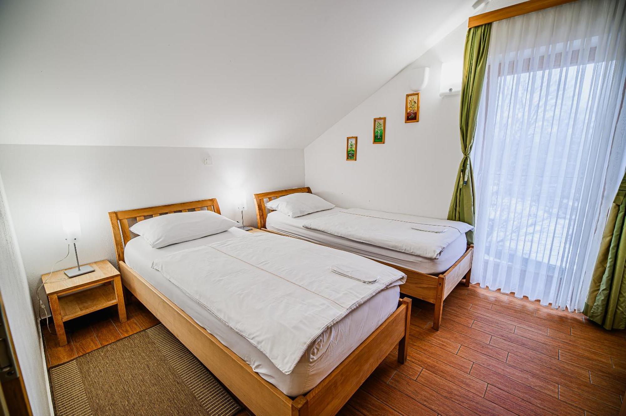 Apartments Maleric With Indoor Pool And Wellness Dragatuš Exterior foto