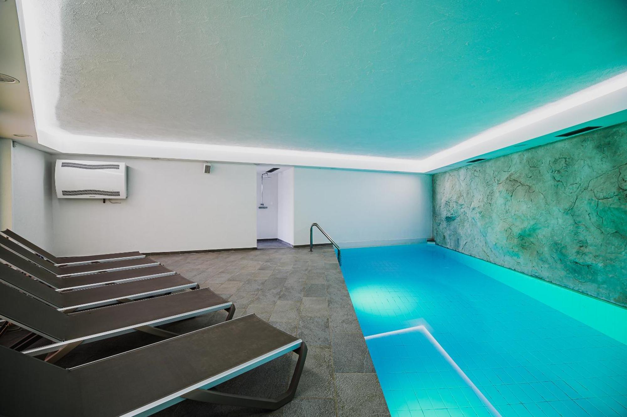 Apartments Maleric With Indoor Pool And Wellness Dragatuš Exterior foto