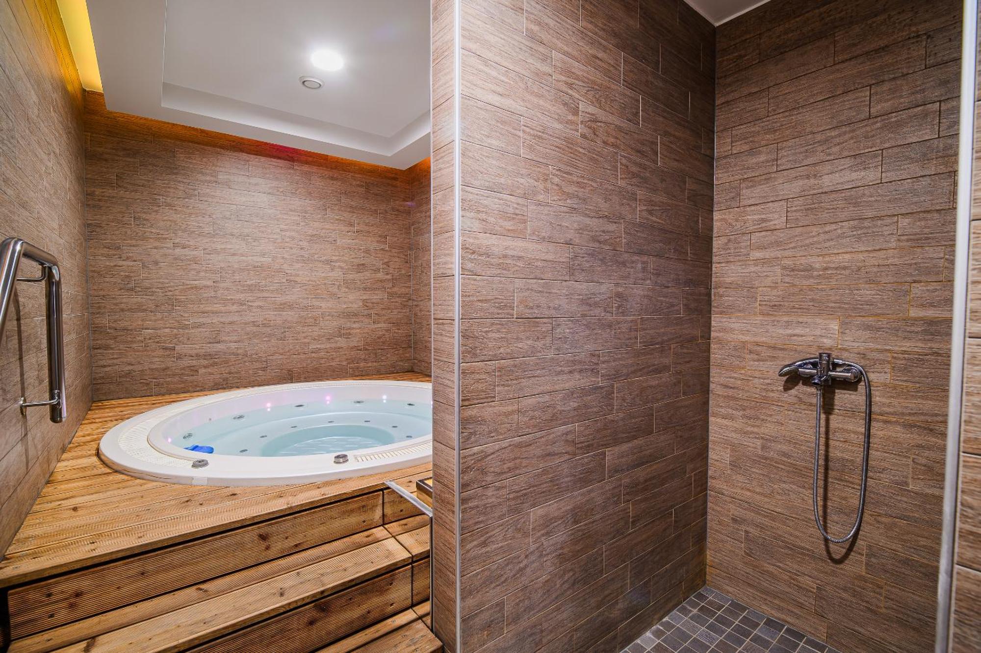 Apartments Maleric With Indoor Pool And Wellness Dragatuš Exterior foto